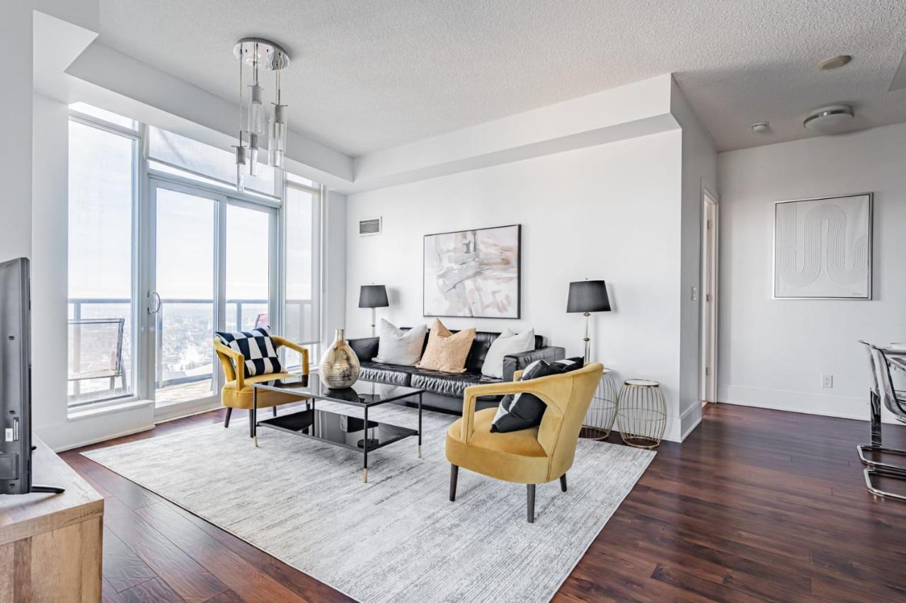 Luxury Apartments In Мисисага Екстериор снимка