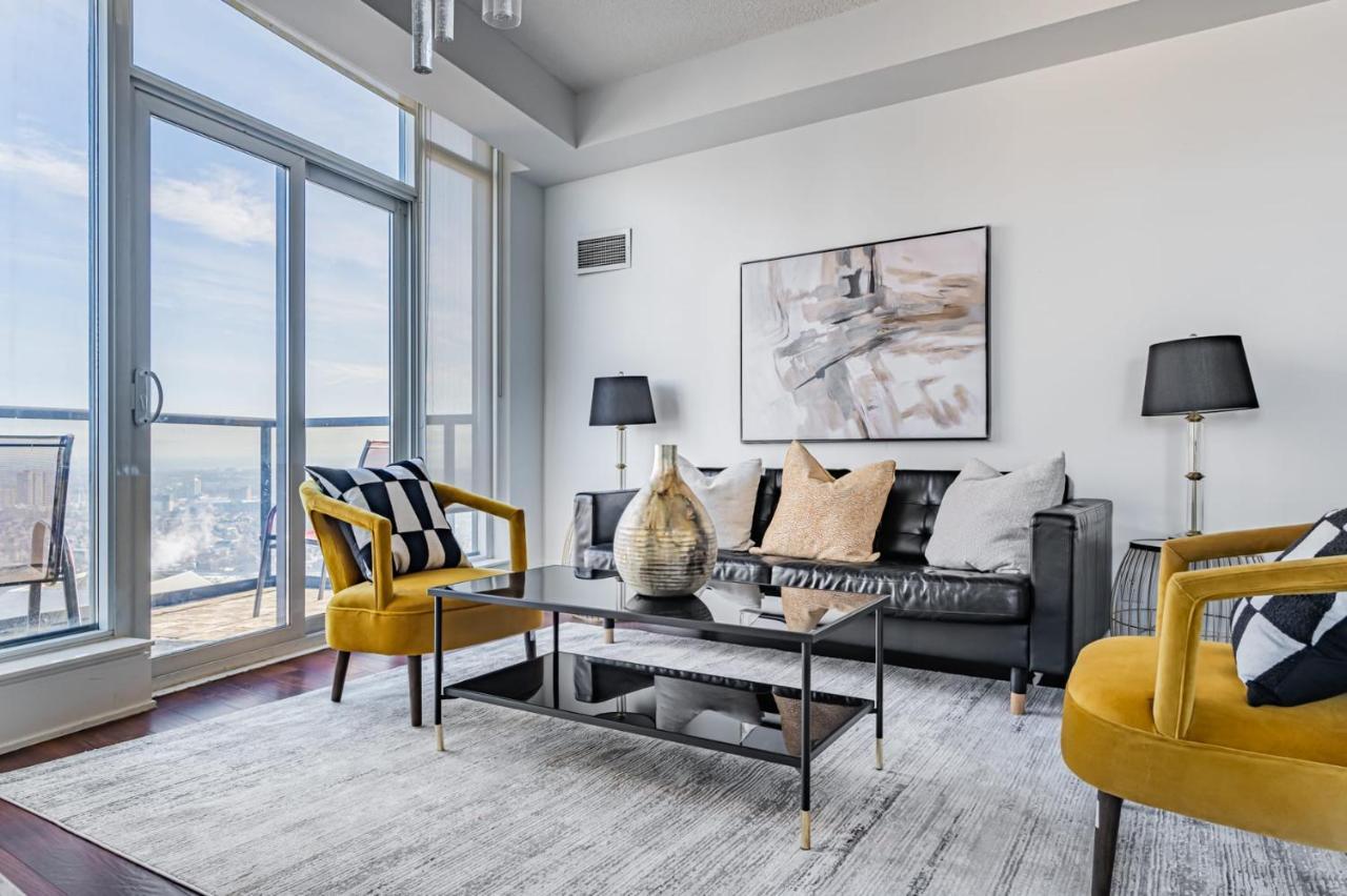 Luxury Apartments In Мисисага Екстериор снимка