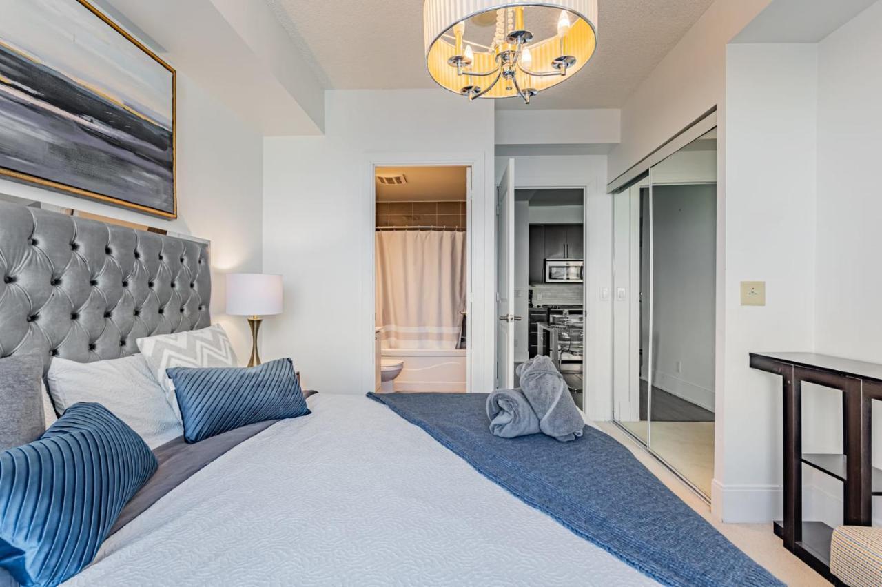 Luxury Apartments In Мисисага Екстериор снимка