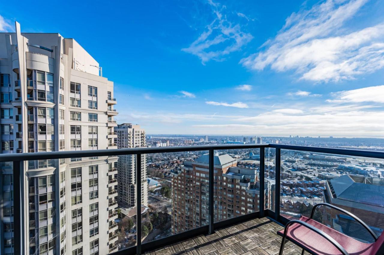 Luxury Apartments In Мисисага Екстериор снимка
