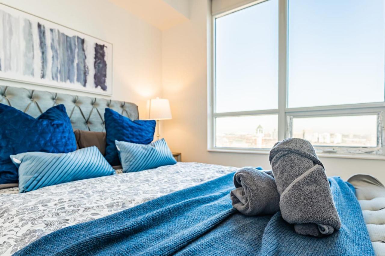 Luxury Apartments In Мисисага Екстериор снимка