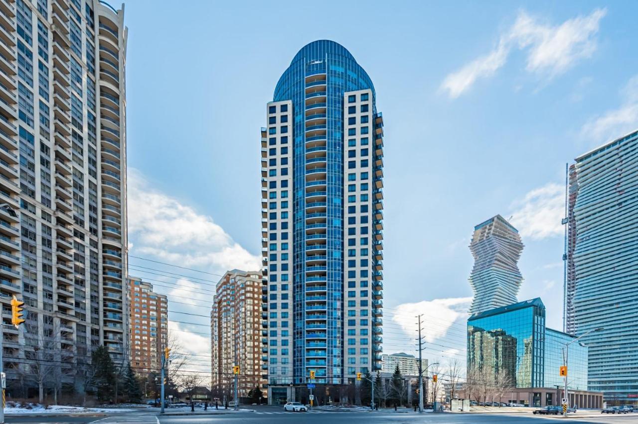 Luxury Apartments In Мисисага Екстериор снимка