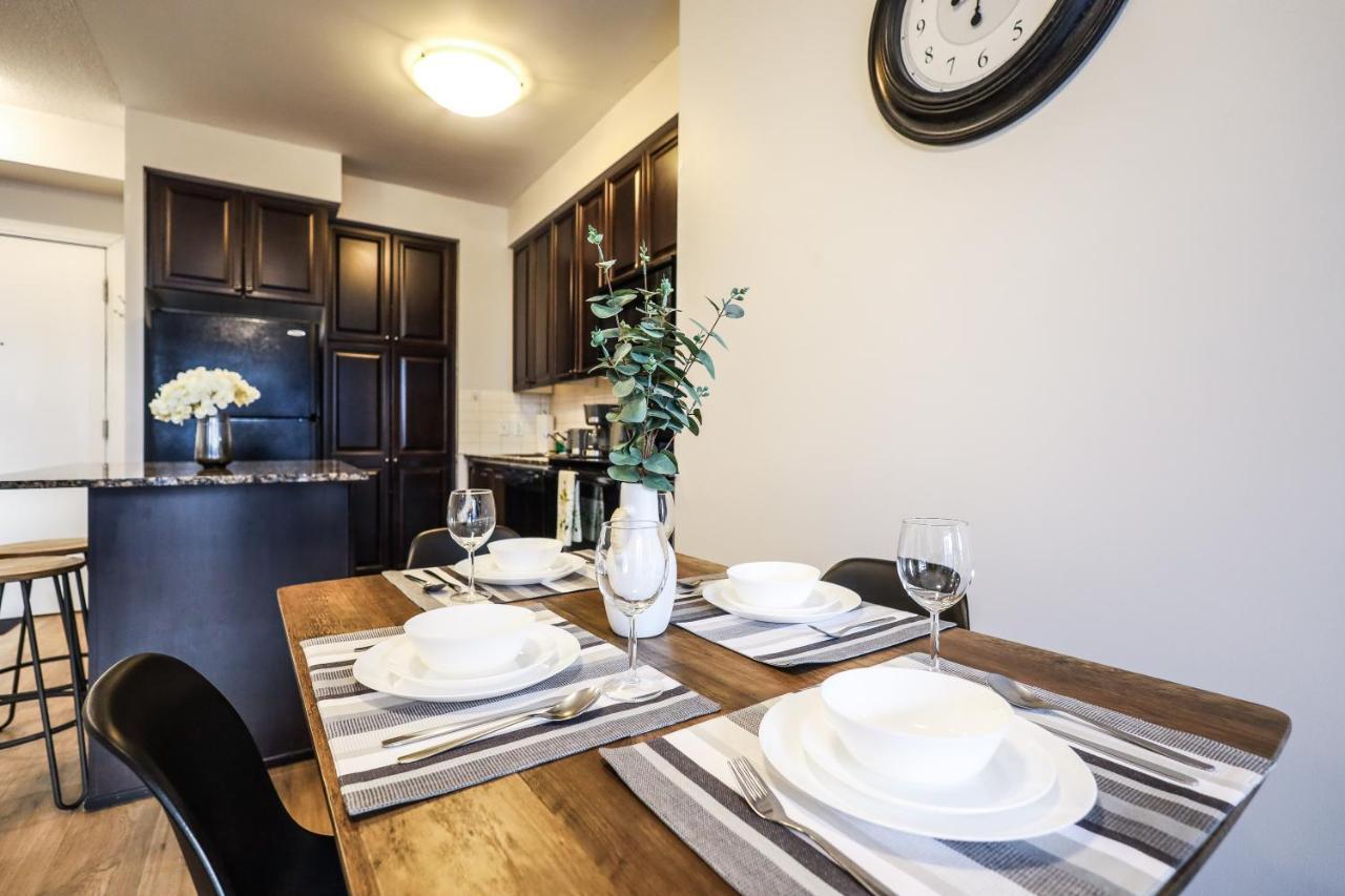 Luxury Apartments In Мисисага Екстериор снимка
