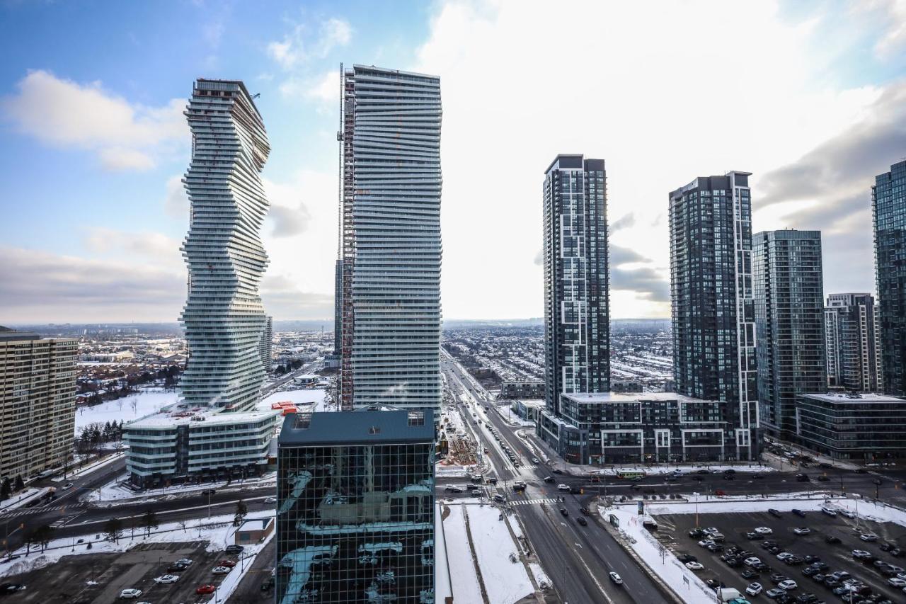 Luxury Apartments In Мисисага Екстериор снимка