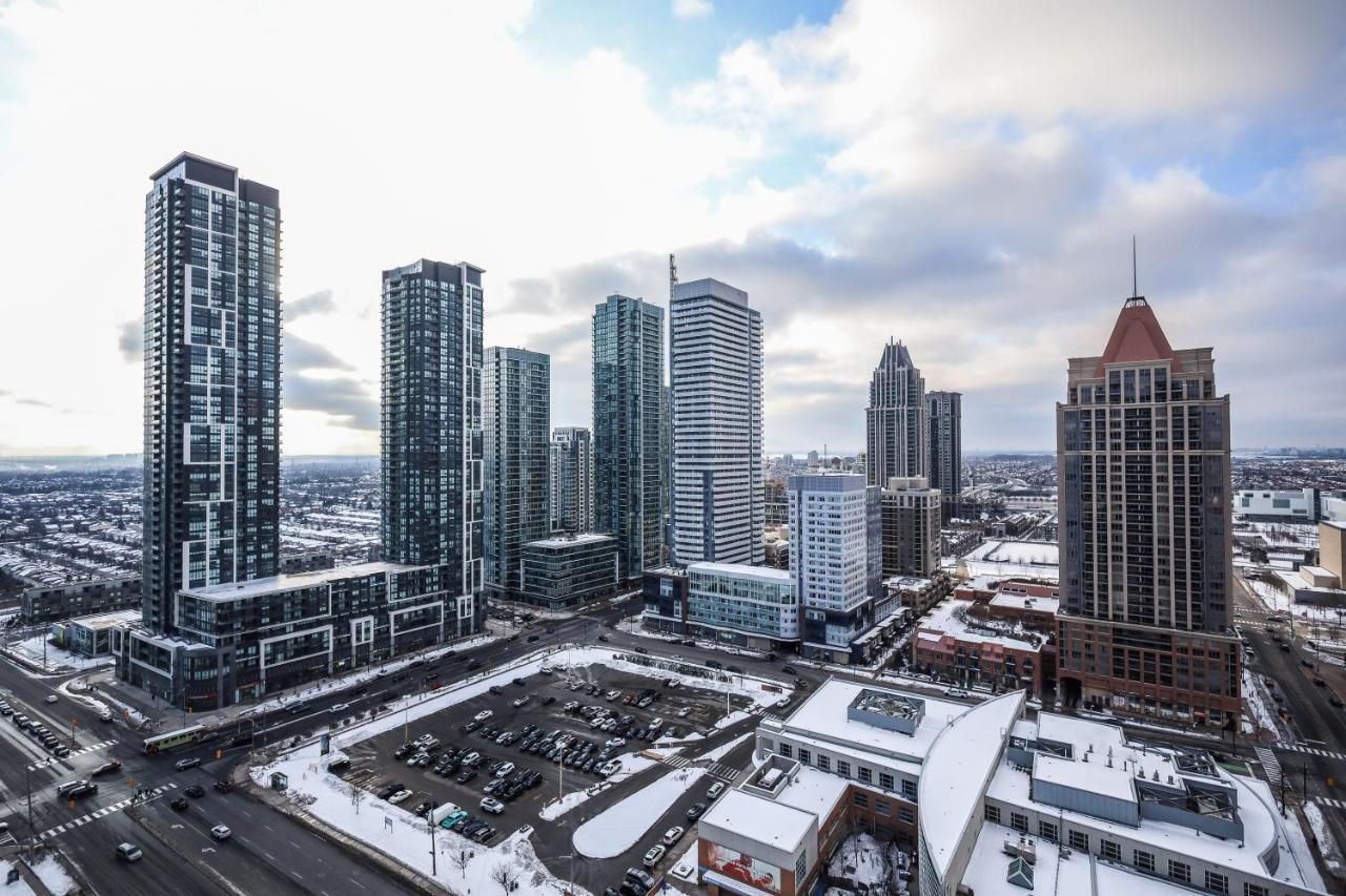 Luxury Apartments In Мисисага Екстериор снимка