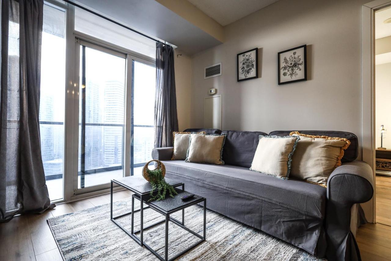 Luxury Apartments In Мисисага Екстериор снимка